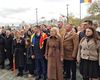 Huiduieli la Alba Iulia. Momentele depunerii de coroane în numele președintelui României, Nicușor Dan, și al USR, fluierate de membrii și simpatizanții AUR