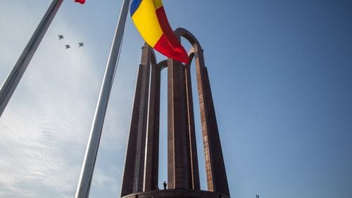 Expoziţie cu tehnică de intervenţie, exerciţii demonstrative şi ateliere dedicate copiilor, la împlinirea a 180 de ani de la înfiinţarea primei formaţiuni de pompieri militari din Bucureşti