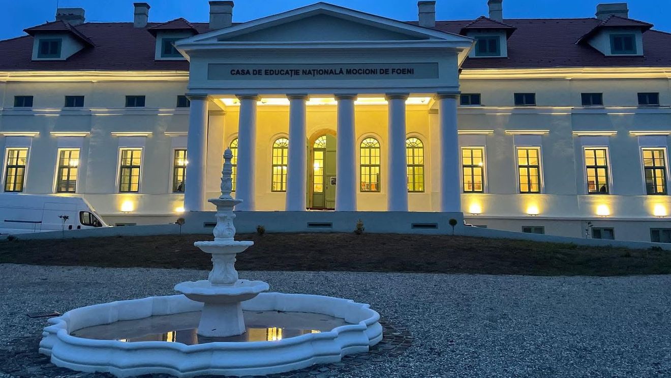 GALERIE FOTO Mii de vizitatori după redeschidere, la Conacul Mocioni din Foeni, primul și singurul conac nobiliar restaurat din județul Timiș / Anul 2026 va aduce noi funcțiuni în clădirea din 1750