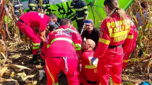 SIBIU: Un motodeltaplan s-a prăbușit la Șelimbăr / Doi bărbați au fost transportați la spital