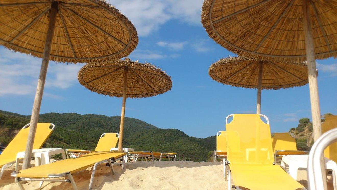 Autorităţile elene au interzis muzica în localurile din Mykonos şi au restricţionat mobilitatea pe insulă
