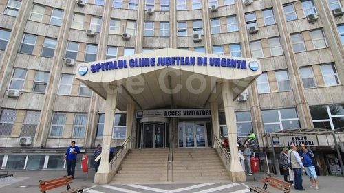 Lanț uman de-a lungul Spitalului Județean Constanța, în semn de revoltă pentru moartea femeii care a așteptat 16 ore la Urgență. Protestul va avea loc sâmbătă, pe principalul bulevard din Constanța