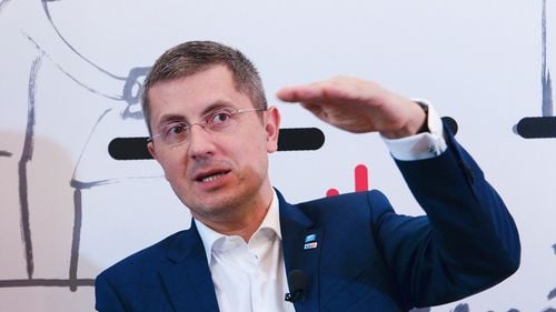 VIDEO INTERVIU Barna: Oamenii m-au recunoscut la frizerie după ce am fost la Antena 3/ Nu exclud să mai particip/ Liderul USR spune că ia în calcul varianta unei candidaturi la Primăria Sibiului