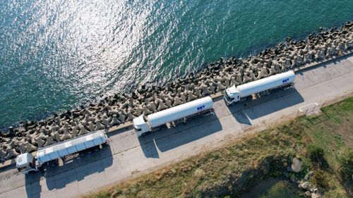 SUA și Europa se pregătesc să anunțe vineri un acord pentru a reduce dependența de energie rusească / Europa va importa gaz natural american și hidrogen, în următoarele două ierni