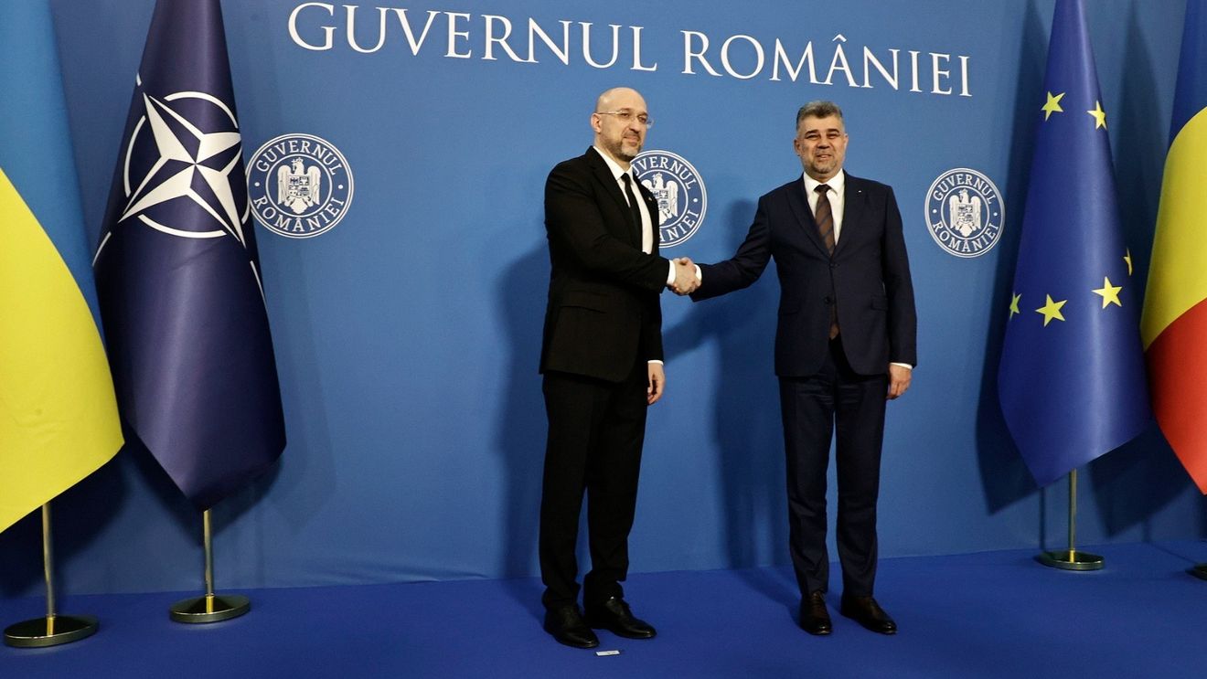 Premierul Ucrainei: Aşteptăm participarea activă a oamenilor de afaceri din România în refacerea Ucrainei / Vom extinde punctele de trecere a frontierei şi vom construi altele noi