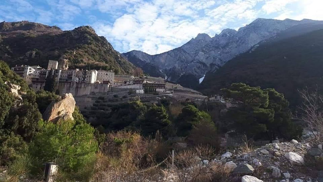 Opt călugări de la mănăstirea „Sfântul Pavel” de pe Muntele Athos, testați pozitiv cu Covid