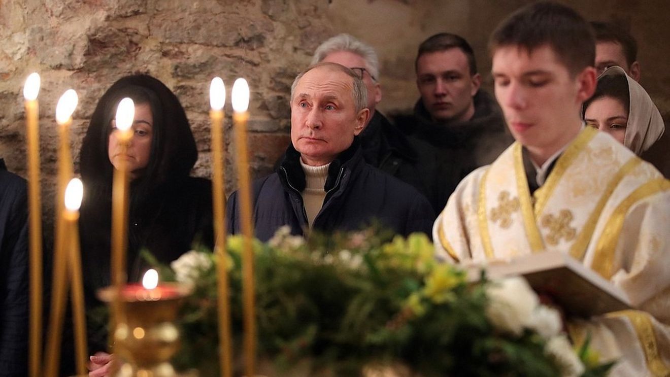 Ortodocșii de rit vechi sărbătoresc Crăciunul / Putin: Este un exemplu viu al unității frățești a popoarelor din Rusia / Liderul rus a participat la o slujba de Crăciun a unei biserici aflate la una din reședințele sale