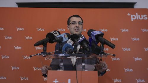 Vlad Voiculescu cere USR ca la orice negociere cu liberalii să participe și PLUS. ”USR-PLUS poate opri o nouă ciumă, de data asta de altă culoare”