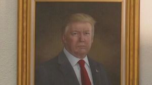 Donald Trump se plânge că potretul său din congresul statului Colorado e foarte urât și cere să fie dat jos / ”Portretul lui Obama e minunat”