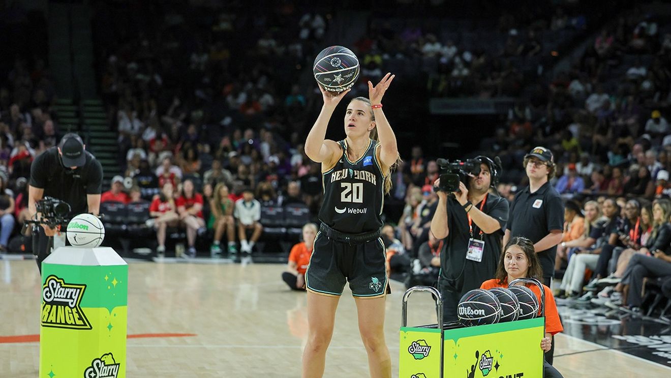 NBA All-Star Game: Sabrina Ionescu, învinsă de Stephen Curry la aruncări de 3 puncte