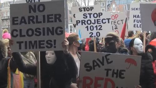 Propunerea primarului din Amsterdam de a muta Cartierul roșu în suburbiile orașului stârnește proteste