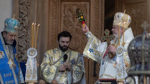 DNA a clasat dosarul despre licitațiile BOR: Contractele de construcţie şi restaurare a bisericilor cu bani publici, acordate într-o modalitate „mistică și subiectivă” în urma unor interacţiuni „lipsite de etică sau imorale”, dar nu ilegale / Chiriacul locului, Patriarhul Daniel, înclina balanţa: „da sau „nu”