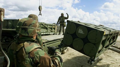 România, evitată de transportul de arme americane către Ucraina. Traseul-surpriză ales în detaliu de SUA prin Europa