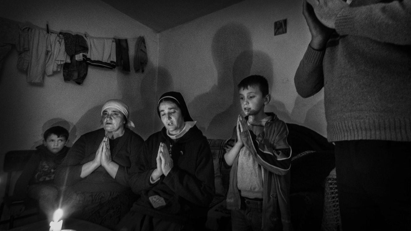 ”Credința absolută” în Dumnezeu împarte Europa în două: Falia între Est și Vest. Unde se plasează România