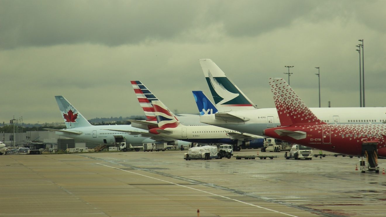 Trafic aerian perturbat pe aeroportul Hanovra, după apariția unor drone neidentificate în zonă