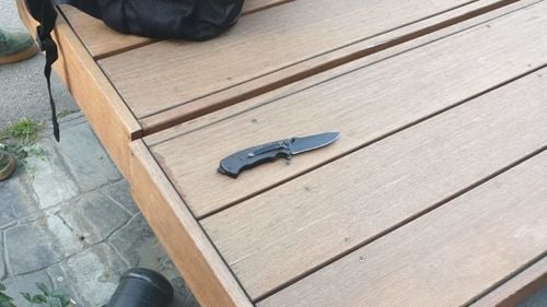 Paznic al Spitalului din Oneşti, înjunghiat de un pacient care a venit beat la unitatea sanitară