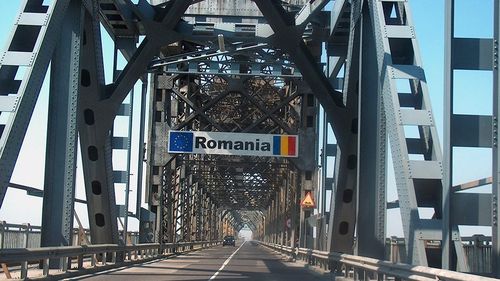 Peste 20 de tone de deşeuri din material plastic, oprite la frontieră, la Giurgiu / Tirul era condus de un șofer bulgar