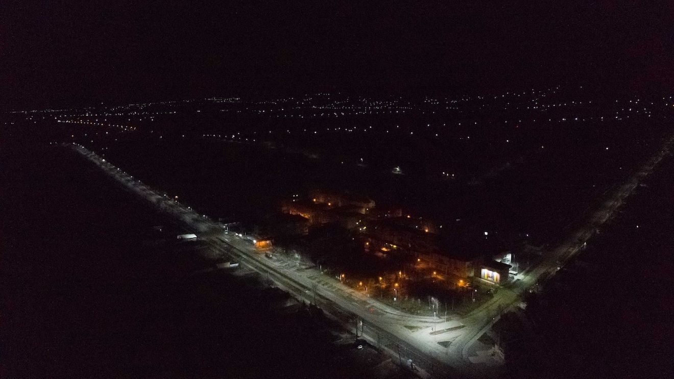 Flămânzi, orașul care vara nu are apă, acum rămâne fără lumină / Conducerea oraşului a decis să renunţe la iluminatul public, după ce a primit o factură uriaşă la curent