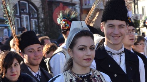 400 de artiști participă la o paradă a costumelor populare pe străzile Capitalei / Parada #FIF2023 începe în fața Ateneului Român și se încheie pe Șoseaua Kiseleff / Vor fi restricții de trafic