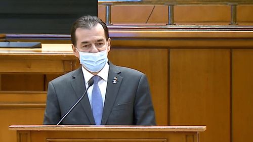 VIDEO Premierul Orban: Nu înțeleg opoziția față de mască. Masca e cel mai bun mijloc de a te proteja. E garanția că nu te infectezi când interacționezi cu alți oameni / Coronavirusul ucide, provoacă moartea, nu doar pentru persoane cu boli, ci și pentru persoane sănătoase