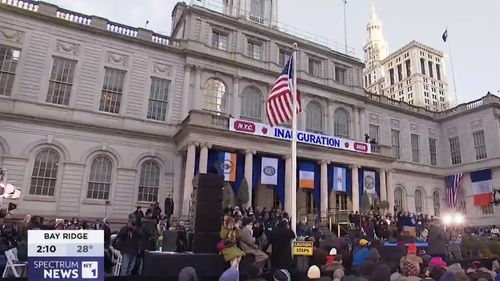 Zohran Mamdani și-a preluat oficial mandatul de primar al New Yorkului / Învestirea a avut loc în prezenţa senatorului Bernie Sanders şi a congresmenei Alexandria Ocasio-Cortez