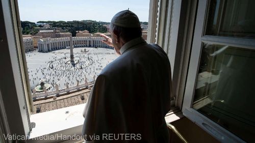 Prima predică susținută de Papa Francisc, după ridicarea restricțiilor. Puțini credincioși au primit acces în Piața Sf. Petru, pentru păstrarea măsurii distanțării