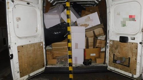 O tonă de steroizi ilegali a fost descoperită de polițiștii din Constanța într-o dubiță/ Procurorii au deschis dosar penal