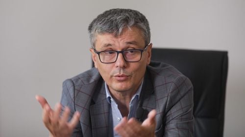 Ministrul Energiei Virgil Popescu, sfaturi pentru reducerea consumului de energie: Eu mi-am schimbat centrala și fac economie cu aproape 30% la consumul de gaz/ Clip video pe televiziuni pentru a învăța populația ce înseamnă eficiența energetică