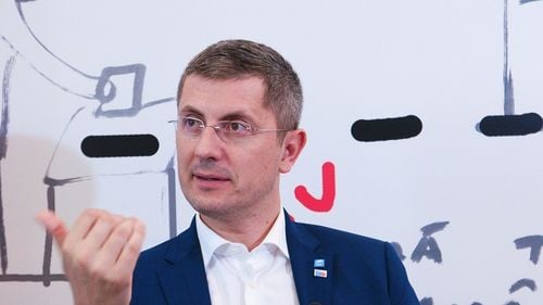 O controversată prevedere privind angajamentele semnate de minori cu Securitatea, scoasă din protocolul Alianței USR PLUS. Dan Barna: ”Am văzut, în ultimele zile, un vehement proces public de intenție”