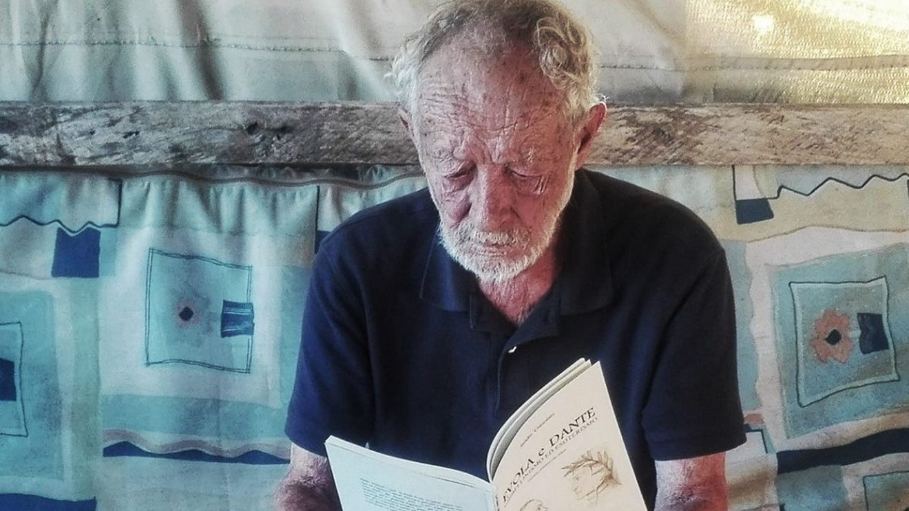 VIDEO „Robinson Crusoe al Italiei'', nevoit să părăsească insula pe care a locuit singur peste 30 de ani