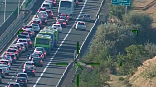Centrul Infotrafic: Trafic intens pe A1, la intrarea în Bucureşti, în apropiere de Piteşti şi la Margina, în Timiş / Este aglomeraţie şi pe mai multe drumuri naţionale / Vezi cum se circulă pe principalele autostrăzi din țară