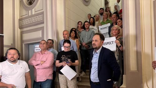 VIDEO | Protest spontan al angajaților Autorității Electorale Permanente după conferința de presă a șefului instituției Adrian Țuțuianu. Sindicatul îl acuză pe acesta că denigrează activitatea funcționarilor