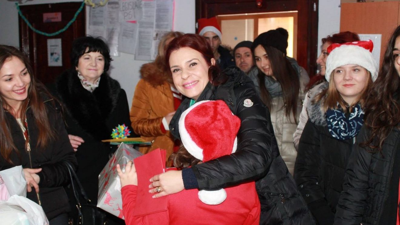 O profesoară care ducea elevi cu autocarul la mitingul PSD din 2018 a fost numită subsecretar de stat la Ministerul Culturii