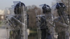 Raportul Ministerului de Interne: Jandarmeria a refuzat iniţial să ajute Poliţia în cazul Alexandrei.  Fifor: S-a sunat în virtutea unei relaţii de prietenie!