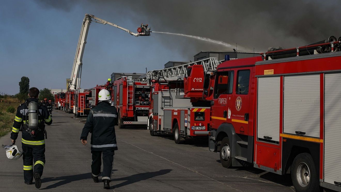 Ilfov: Incendiu la o spălătorie de haine în Bragadiru / S-au format echipe de căutare-salvare