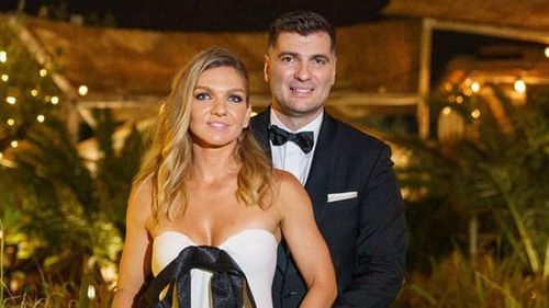 Toni Iuruc: Simona nu ar fi făcut aşa ceva nici dacă i-ai fi tăiat mâna! Nu lua nici măcar o Vitamina C fără să întrebe medicul. Este obsedată de un singur lucru: cinstea!