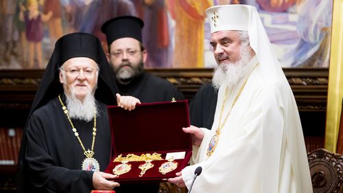Biserica Ortodoxă Română celebrează o sută de ani de la ridicarea la rangul de patriarhie prin sfințirea Catedralei Naționale de către Patriarhul Ecumenic Bartolomeu I al Constantinopolului și de Patriarhul Daniel