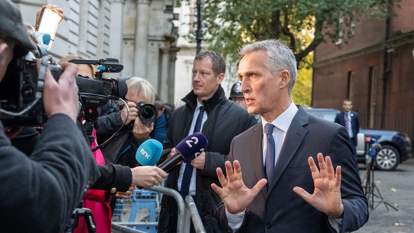 Stoltenberg, apel adresat președintelui Turciei, pentru a nu bloca aderarea la NATO a Suediei / Amenințările lui Erdogan au survenit în urma acțiunii extremistului Rasmus Paludan, care a ars un exemplar din Coran în fața Ambasadei Turciei din Suedia