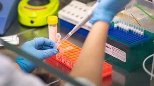 Federația „Solidaritatea Sanitară” avertizează asupra riscurilor ca tot mai mulți medici să fie infectați cu COVID-19, între care faptul că nu sunt testați toți pacienții cu simptome ale bolii și cere măsuri urgente