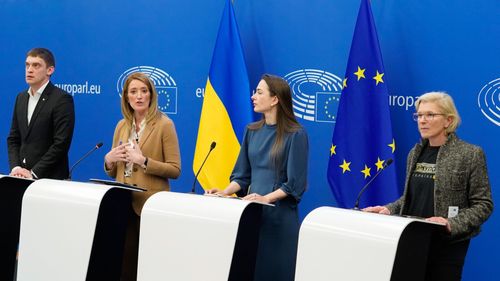 Poporul ucrainean a primit premiul Saharov pentru libertatea de gândire, acordat de Parlamentul European. Metsola: „Nimeni nu merită mai mult acest premiu”