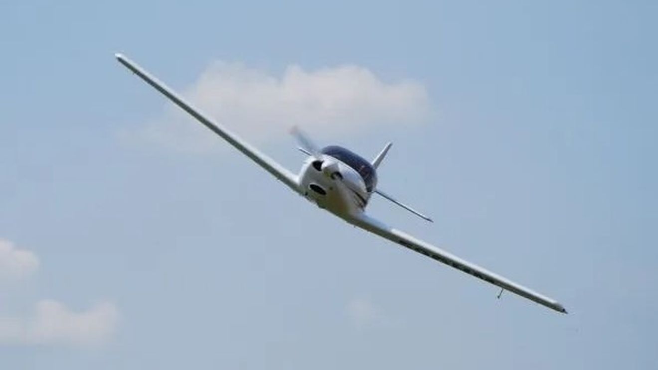 Aterizare forţată a unui avion de la Aeroclubul Caransebeş / Experienţa pilotului a salvat echipajul de la bord după o problemă la motor / S-a demarat o anchetă