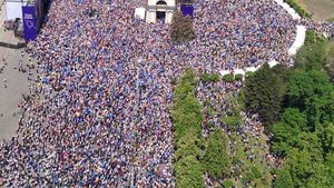 Imagini impresionante la Chișinău: Peste 75.000 de moldoveni adunați la mitingul pro-Europa convocat de Maia Sandu