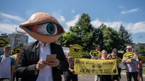 Protest Declic la Guvern împotriva legilor Securității: 17.500 de semnături au fost depuse la Guvern pentru renunțarea la prevederile abuzive din legile serviciilor