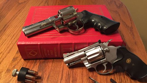 Legendara companie americană de armament Colt a fost achiziţionată de un fabricant ceh ”cu bani gheață”