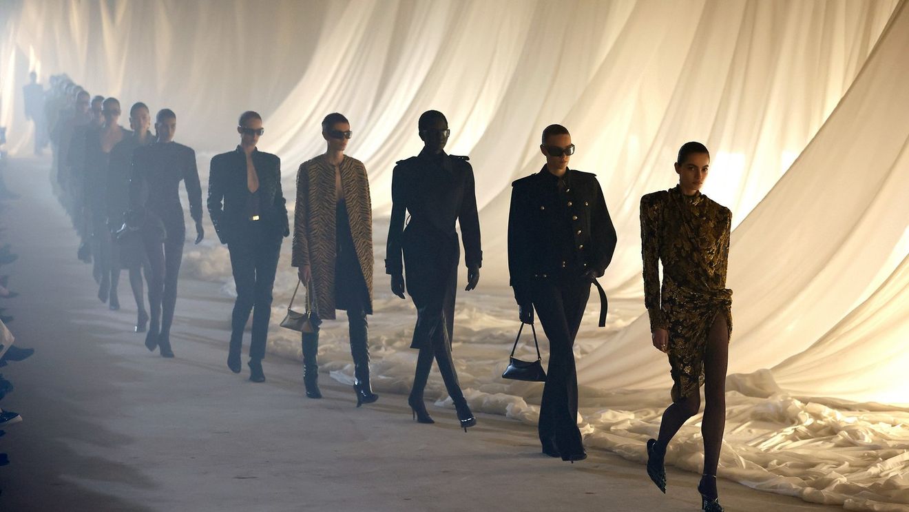 Un nou capitol pentru casa de modă Balmain: debutul lui Antonin Tron și cum schimbă direcția casei