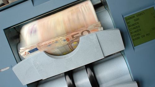 Parlamentul Bulgariei respinge referendumul propus de un partid extremist prorus privind amânarea adoptării euro