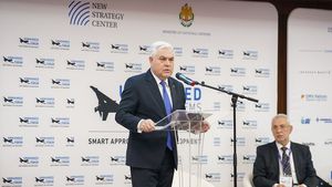 Ministrul Apărării, Angel Tîlvăr: Vom continua să sprijinim Ucraina atât cât va fi nevoie, pentru că poporul român crede într-un sistem internaţional bazat pe reguli, nu pe agresiune