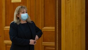 Anca Dragu: În programul de guvernare apare ”Ministerul Finanțelor” deși acesta se numește altfel de un an. Probabil a fost copy paste