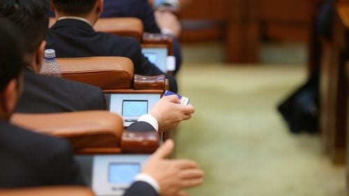 Camera Deputaților a votat proiectul de lege a învățământului preuniversitar cu 191 de voturi pentru / Printre modificări: Examen de admitere la liceu pentru 50% dintre locuri, exmatricularea elevilor, religia va fi disciplină opțională la BAC