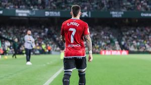 Carles Pérez, colegul lui Moruțan de la Aris Salonic, mușcat grav de un câine: Fotbalistul a fost internat